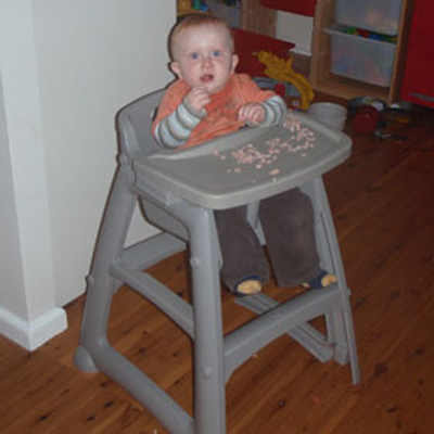 Rubbermaid 7814 Toddler High Chair - FG781408PLAT