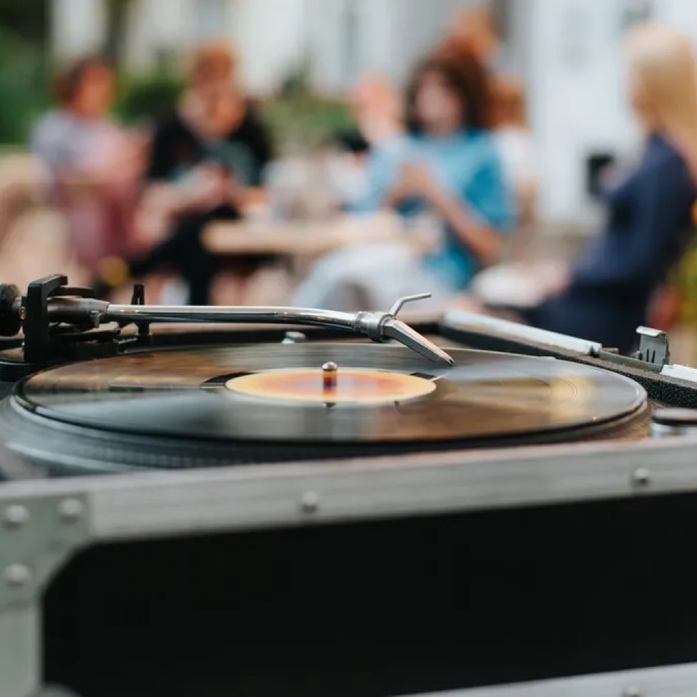 The power of audio experiences in retail and hospitality