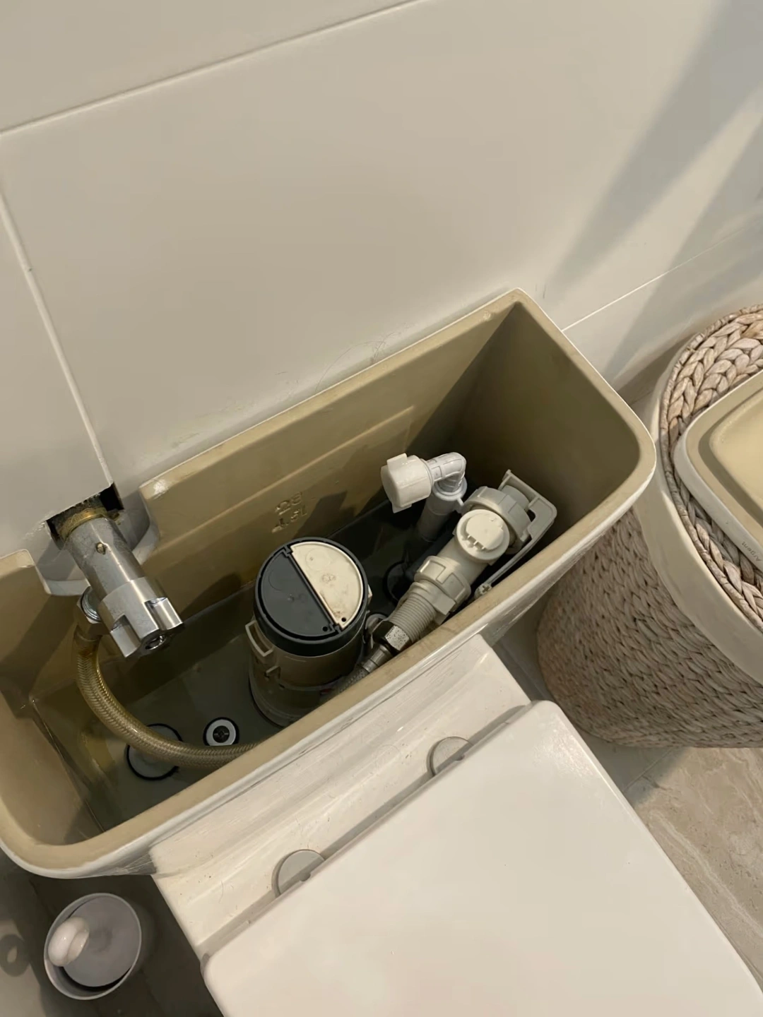 Guest Toilet Cistern Replacement in Monterey