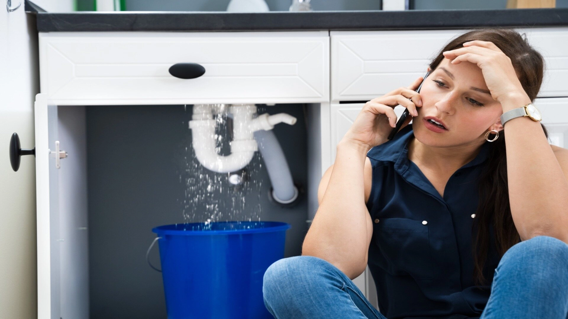 Call Water Leak Water Damage