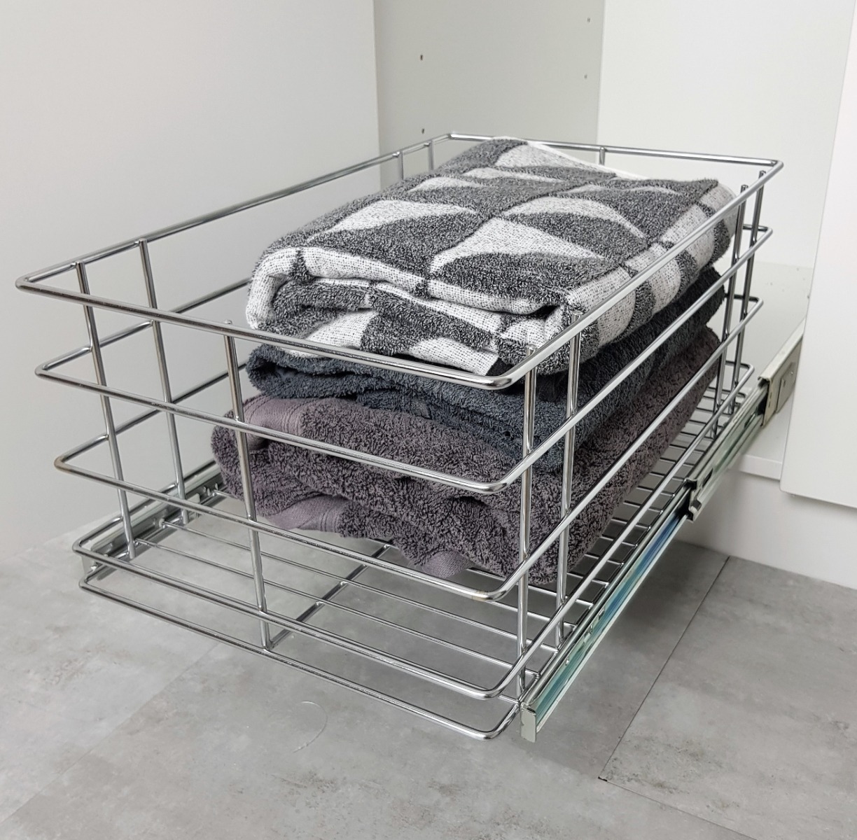 Thumbnail image of 200H Laundry Steel Basket, 485D (Incl. Slides)