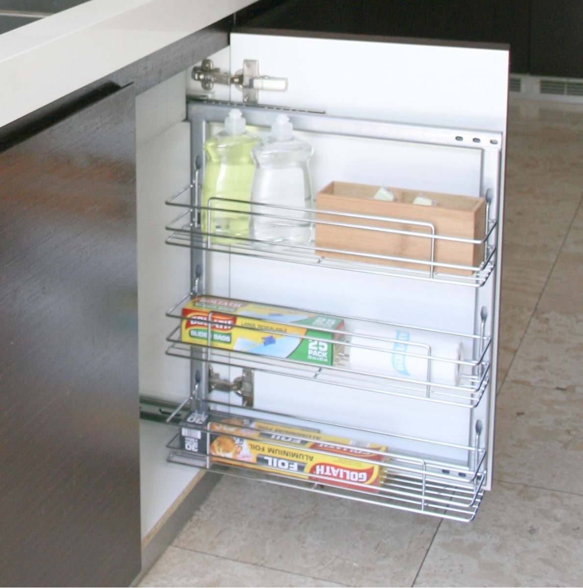 Thumbnail image of Multi-Purpose Pull Out, 100W Baskets (incl. frame, slides, 3 baskets)