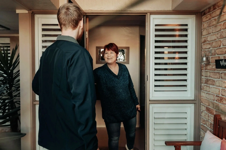 images/gaven-greeting-client-1747033446696-small