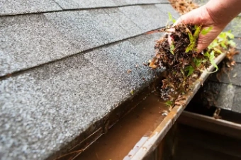 Clearing a blocked Gutter