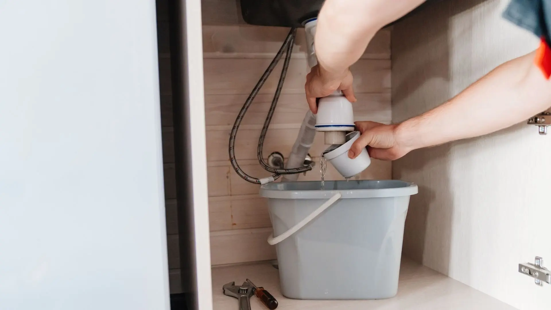 How To Clean Drain Traps