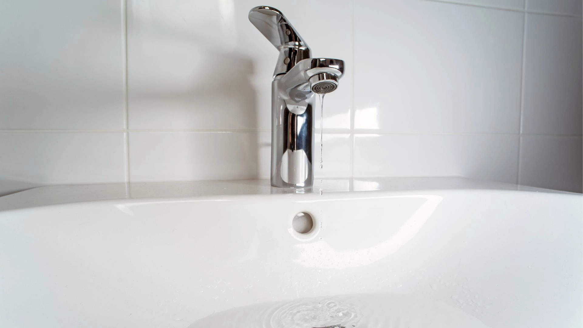 Deck-Mounted vs. Wall-Mounted Taps: Which Is Best?