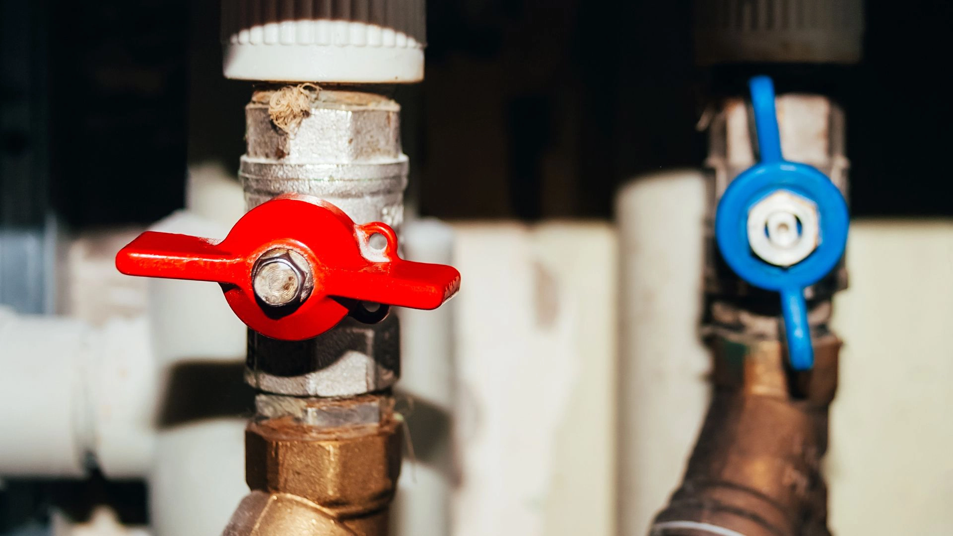 Signs Your Hot Water System Needs Servicing - Gold Coast Plumbing Company