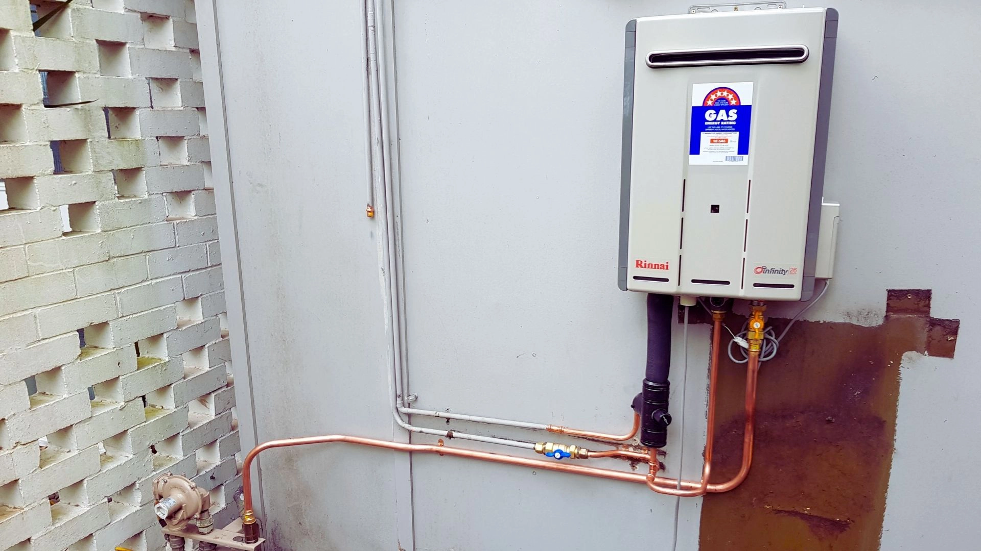 Understanding the Advantages of Continuous Flow Hot Water Systems