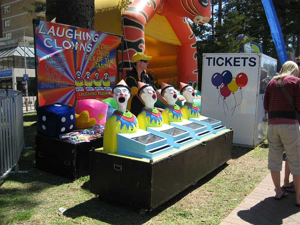 Image 3 for Laughing Clowns – 4 Heads