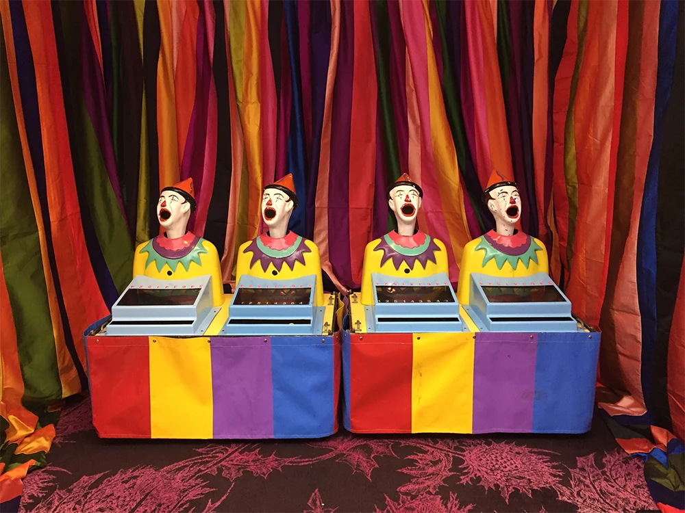 Image 5 for Laughing Clowns – 4 Heads