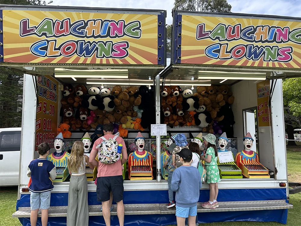 Image 5 for Laughing Clowns - 8 Heads