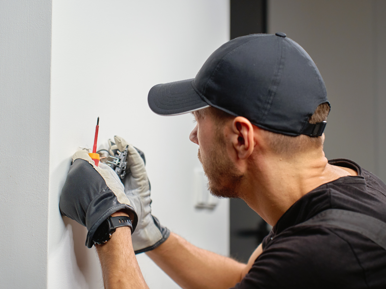 Fixing an outlet